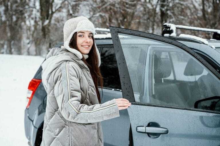 Jak myć auto zimą by chronić lakier przed solą i korozją?