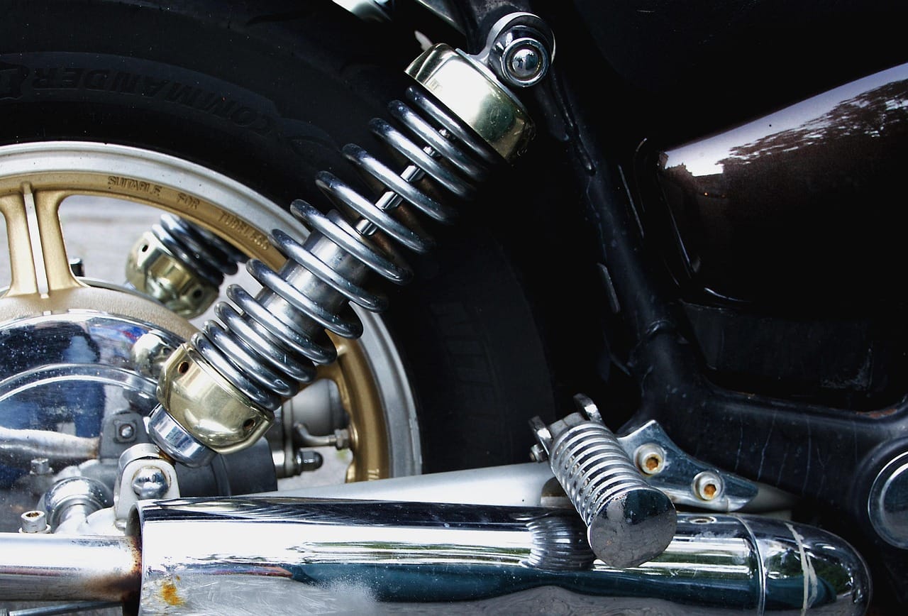 Dlaczego stal 1.4542 (17-4PH) znajduje zastosowanie w motoryzacji?